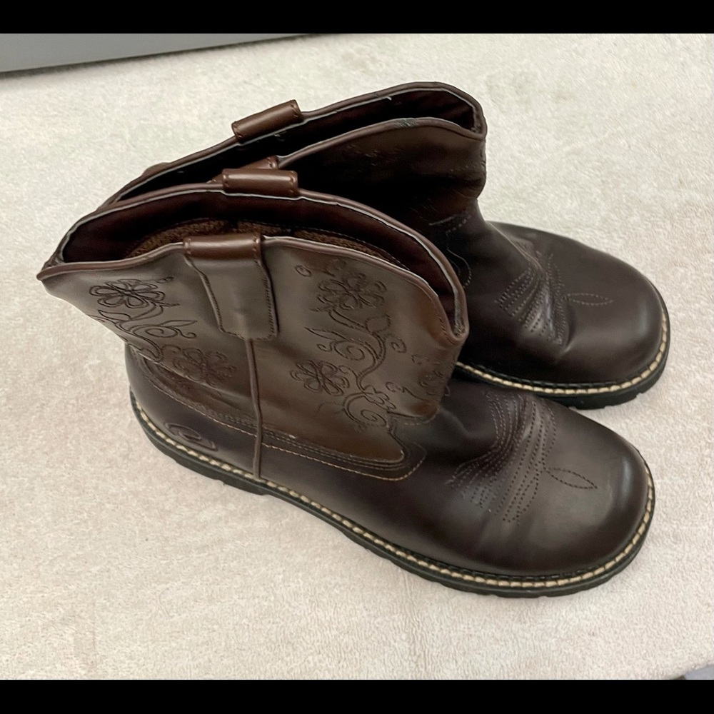 Roper women’s boots.  Size 9.5